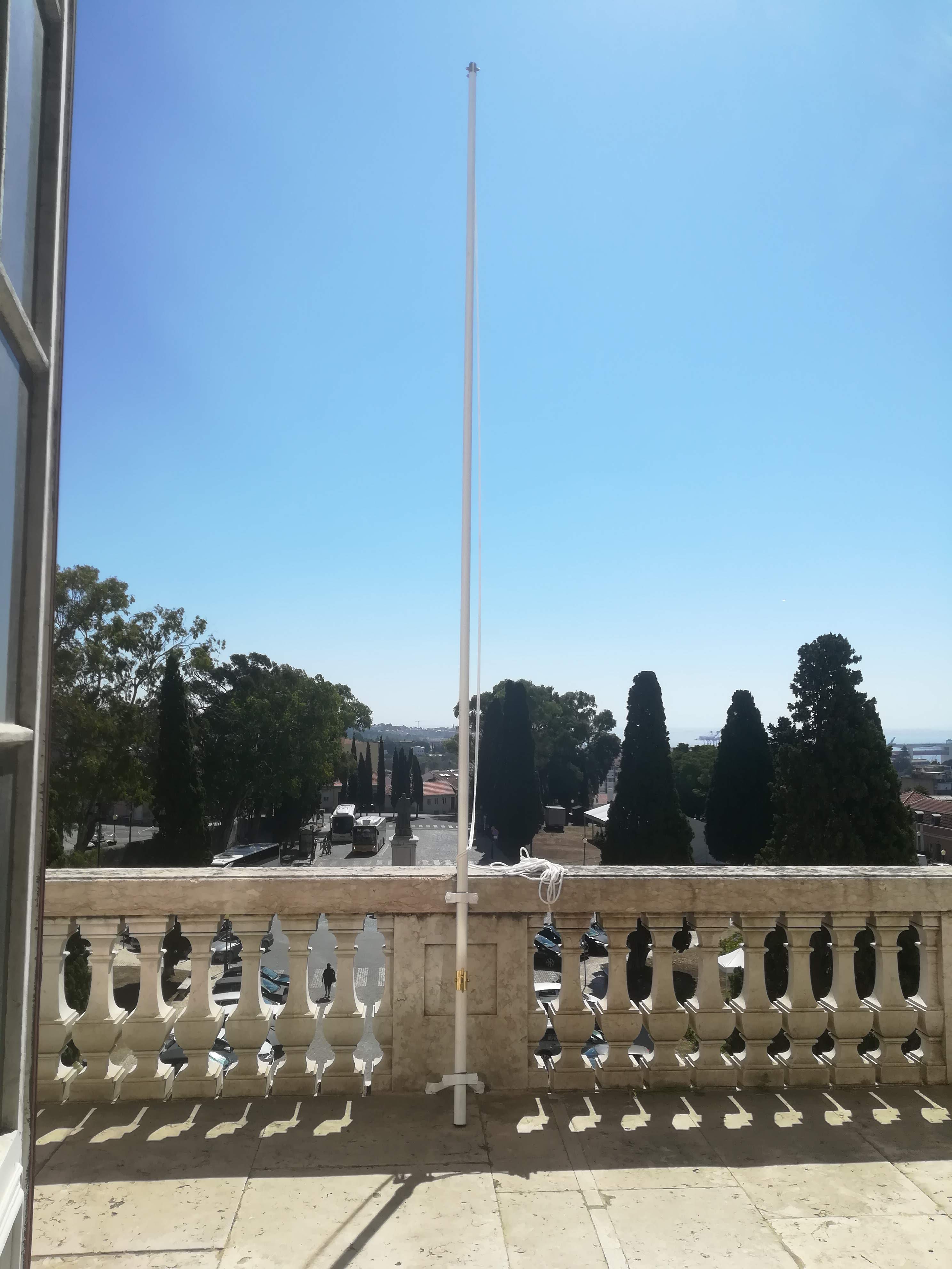 Mastro para bandeira